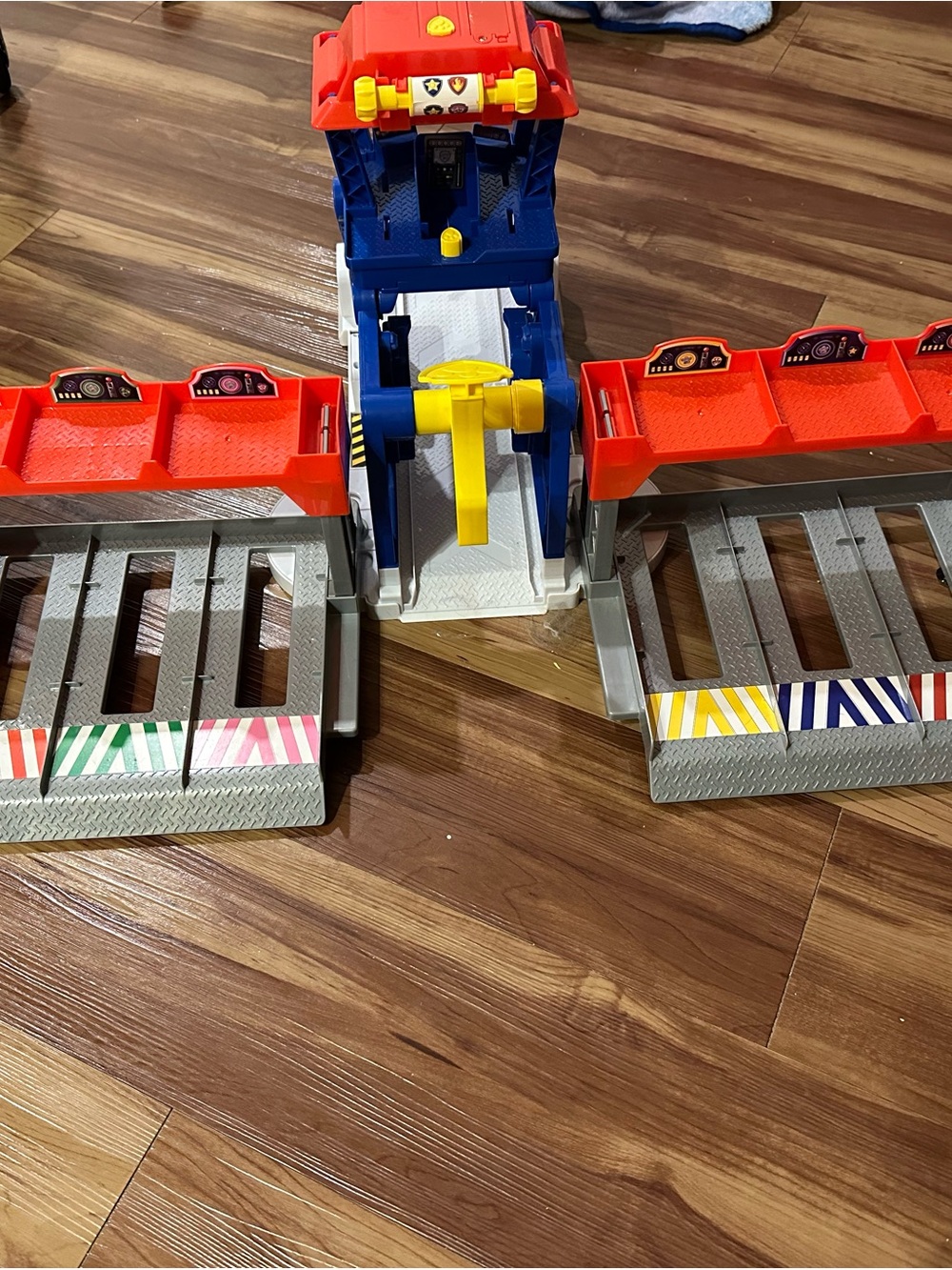 Paw Patrol Big Truck Pups Truck Stop Playset